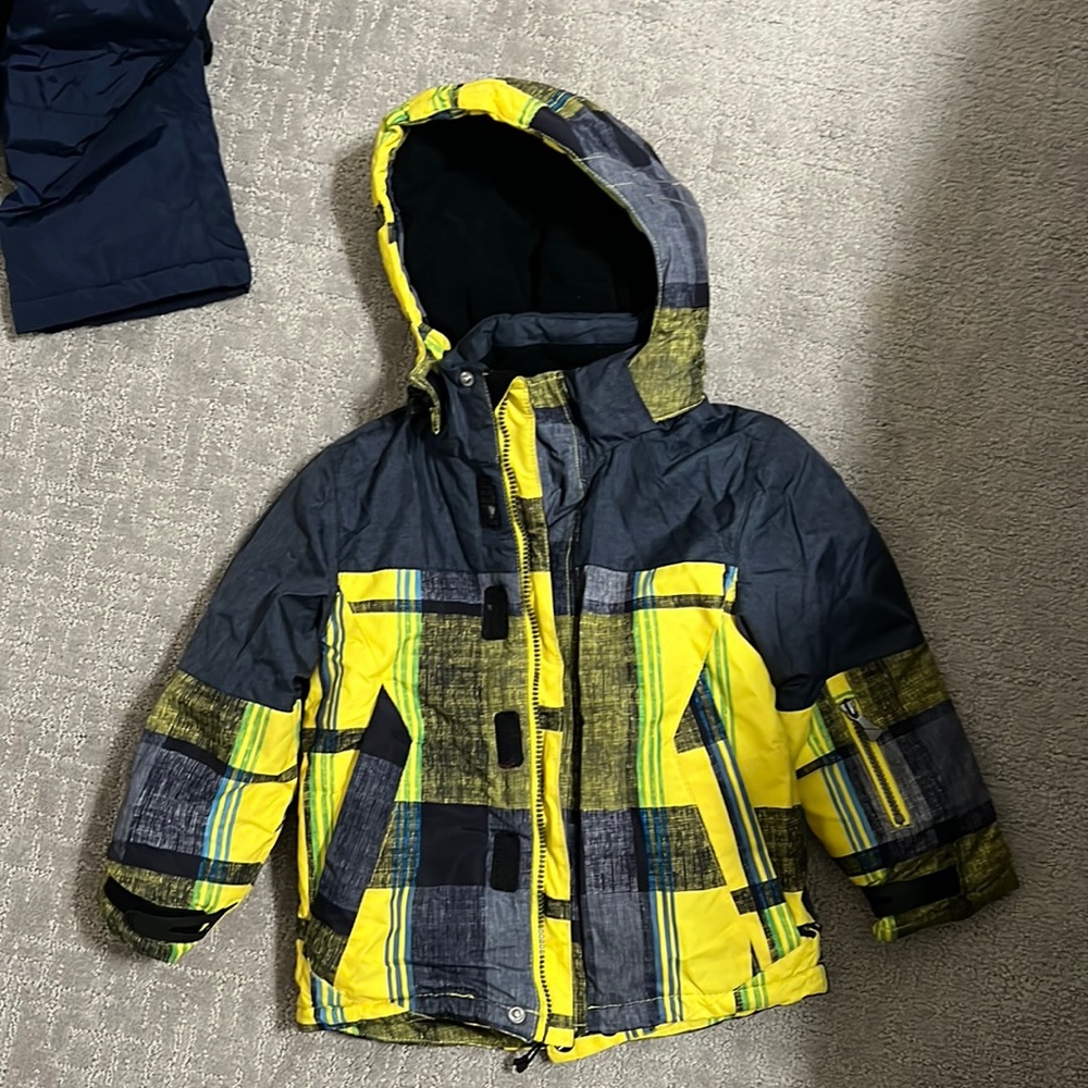 Boys size 110 or 5/6 snow jacket